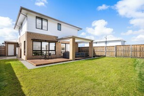 Terrace/patio - Brand New Torquay Seaside Getaway (Surf Coast)