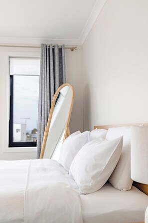 4 bedrooms, free WiFi, bed sheets - Brand New Torquay Seaside Getaway (Surf Coast)