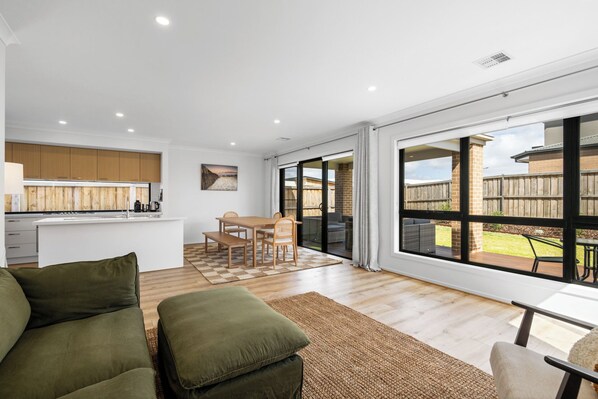 Smart TV, books, offices