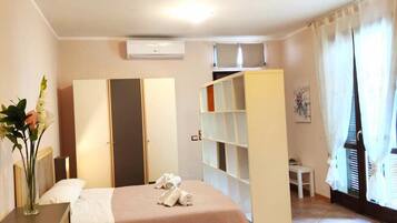 Superior-Studio | 1 Schlafzimmer, Verdunkelungsvorhänge, Bügeleisen/Bügelbrett