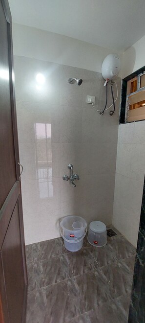 Bathroom - Mountain Breeze Home Stay (Karjat)