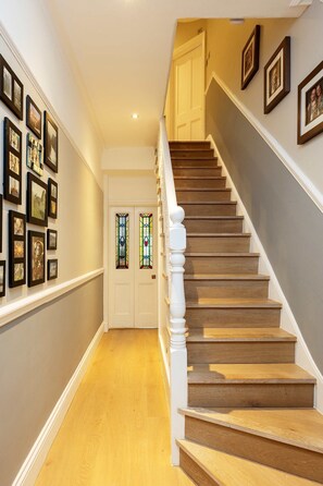 4 bedrooms, Internet - The Barnes Family Haven (London)