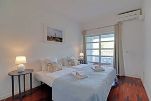 2 bedrooms, iron/ironing board, free WiFi, bed sheets - Marina Family Duplex with Pool (Loulé)