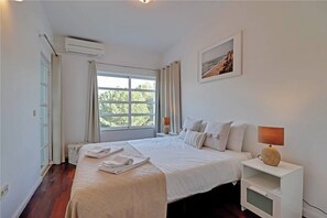 Family Apartment, Non Smoking, Balcony | 2 bedrooms, iron/ironing board, free WiFi - Marina Family Duplex with Pool (Loulé)