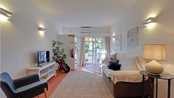 Family Apart Daire, Sigara İçilmez, Balkon | Oturma alanı | Düz ekran televizyon