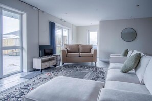 Cottage (1 Bedroom) | Floor plan - Ridgeway Retreat - 1 Bedroom Cottage - Manorbier (Tenby)