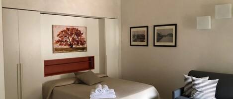 1 bedroom, iron/ironing board, bed sheets