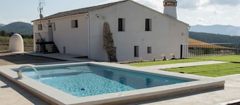 Caseta Blanca : Complete Rural House in the mountain of Onil in Alicante