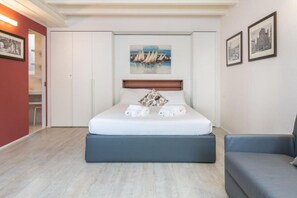 1 bedroom, iron/ironing board, bed sheets