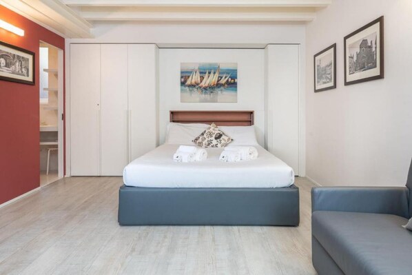 1 bedroom, iron/ironing board, bed sheets