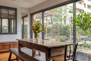 Dining - Wooden Warmth, by Veeve (Paris)