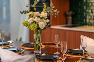 Deluxe Villa, Balcony, Ocean View | In-room dining