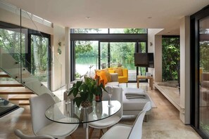 TV, fireplace, offices