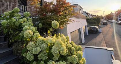 Ferienwohnung Aramis- Neuwertige Penthouse-Wohnung ni gelb