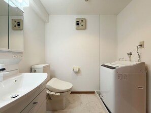 Standard Apartment, Balcony | Bathroom | Separate tub and shower, free toiletries, hair dryer, slippers - Grandeur Hamamoto 504 (Hiroshima)