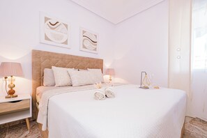 2 sovrum, skrivbord, strykjärn/strykbräda och wi-fi