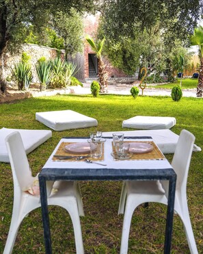 Desayuno completo gratuito y diario