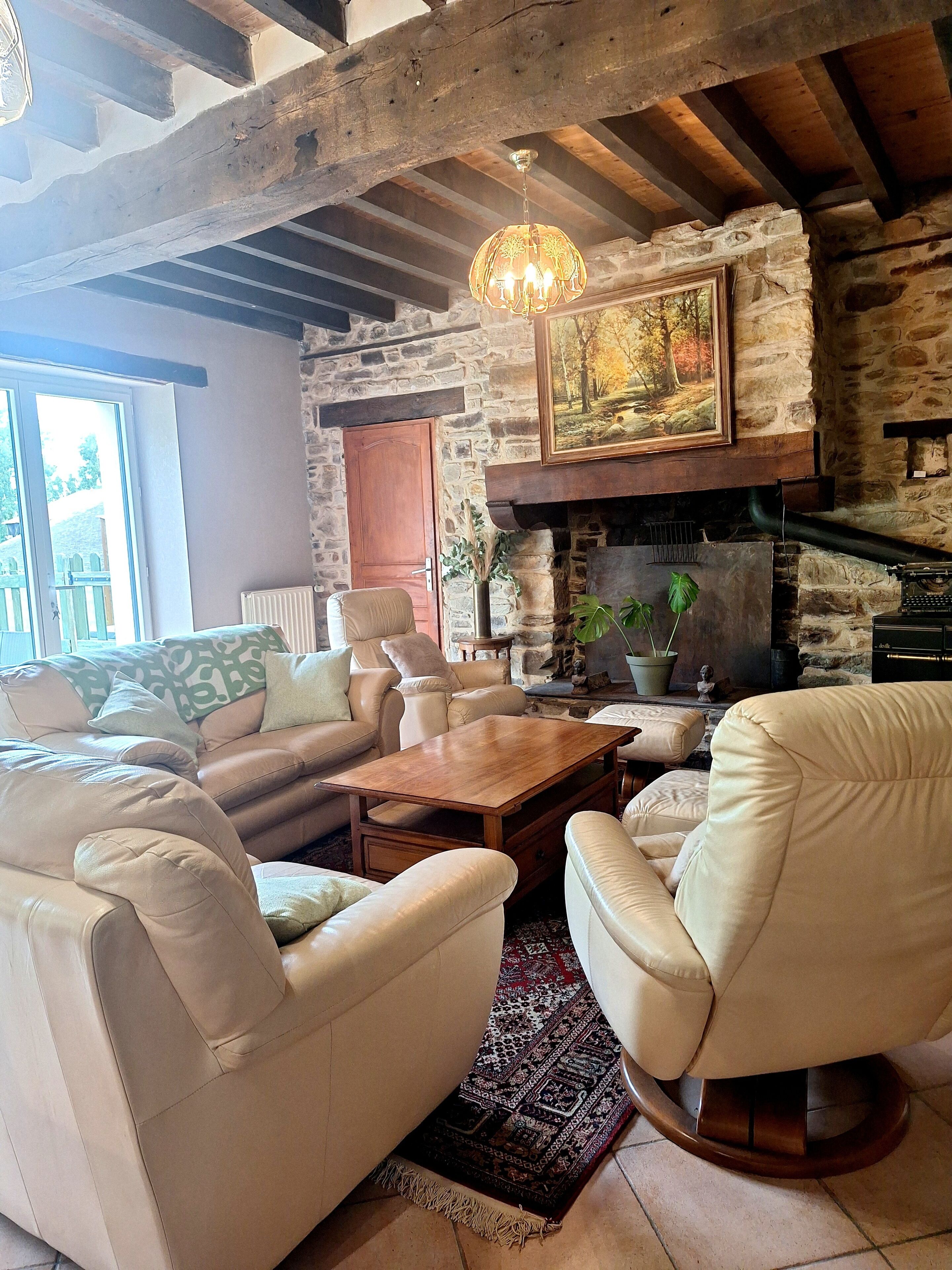 智能电视、壁炉