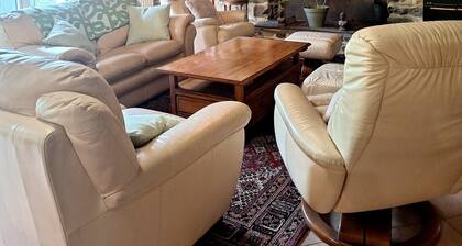 Country house close to shops