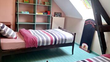 4 bedrooms, WiFi, bed sheets