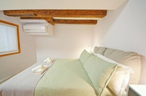 1 bedroom, blackout curtains, soundproofing, iron/ironing board - DolceVita Apartments N. 523 (Venice)
