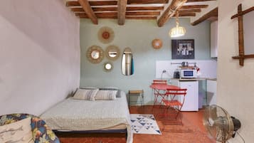 1 habitación, internet y ropa de cama