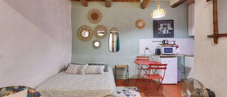 1 quarto, acesso à internet, roupa de cama