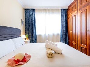 1 bedroom, free WiFi, bed sheets - Tropical apartment with pool and Wi-Fi in Los Cristianos (Los Cristianos)