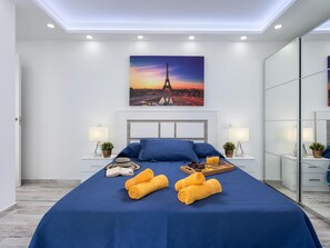 2 bedrooms, free WiFi, bed sheets - Modern apartment in Playa de las Américas with pool, air conditioning and WiFi (Playa de las Américas)