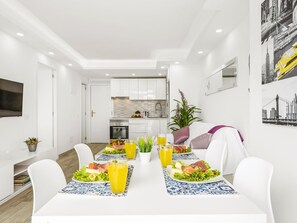 Dining - Charming apartment with Wifi and pool in Playa de las Américas (Playa de las Américas)
