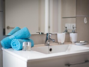 Haartrockner, Handtücher