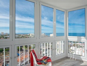 Interior - Modern 2-bedroom apartment in Playa de las Americas with pool and stunning views (Playa de las Américas)