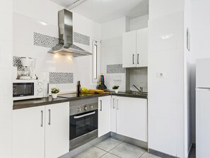 Fridge, microwave, oven, coffee/tea maker