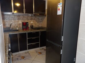 Fridge, microwave, oven, dishwasher - Apartment in the heart of Essaouira (Essaouira)