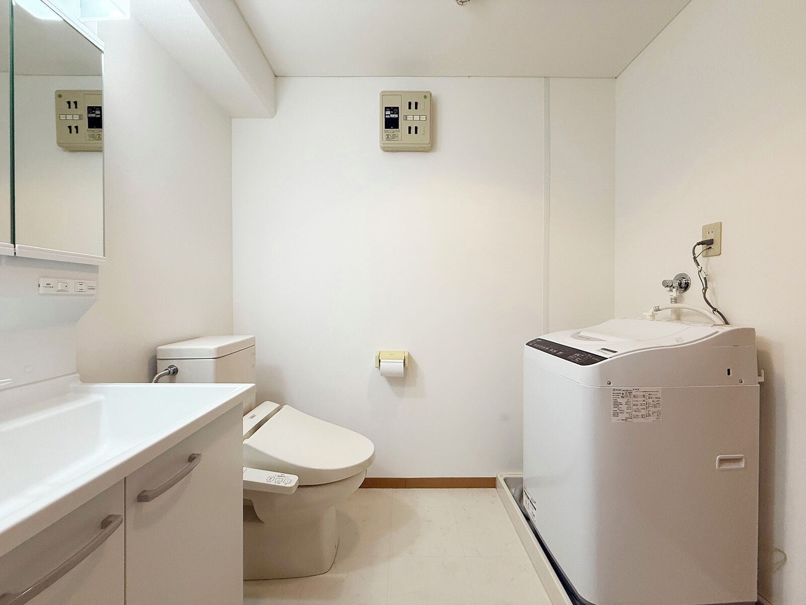City Apartment, Non Smoking, Balcony | Bathroom | Slippers