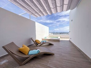 Pool - Gorgeous Penthouse with Rooftop and Ocean Views (Punta Cana)