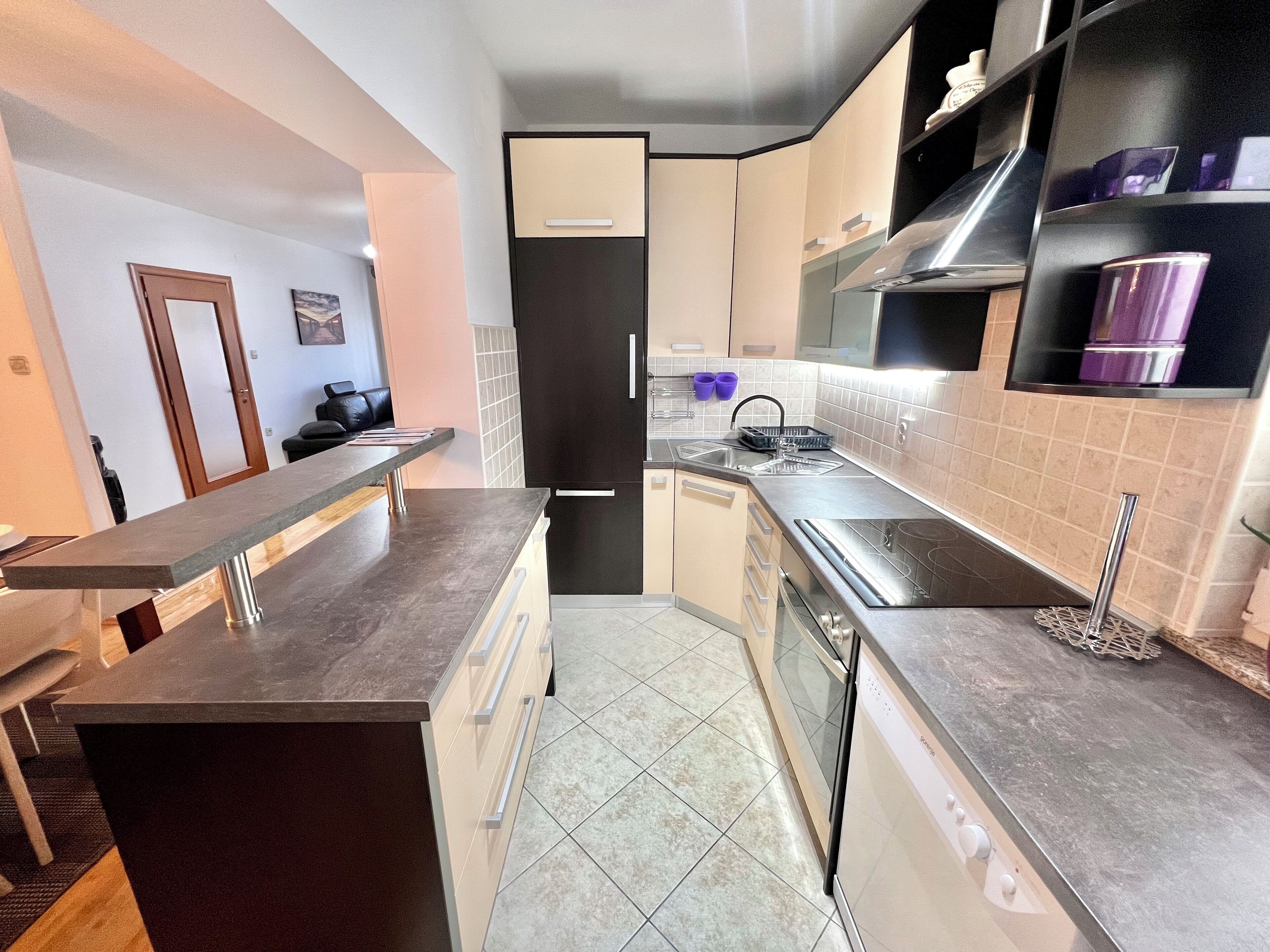 المنشأة من الداخل