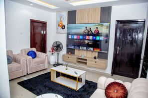 Apartment | Living area | Flat-screen TV - Sultan Apartments Lagos (Lagos)