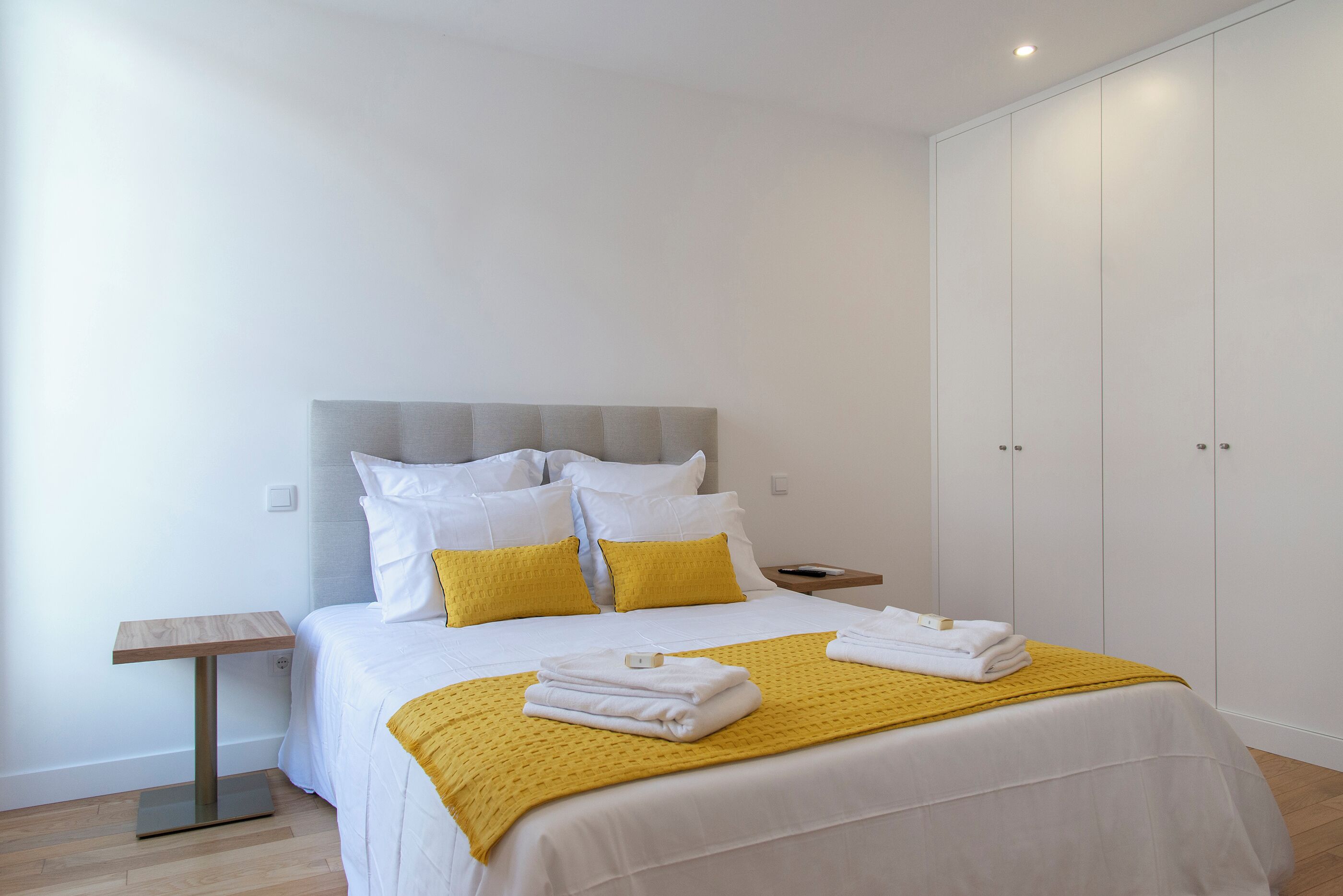 5 slaapkamers, een strijkplank/strijkijzer, wifi, beddengoed