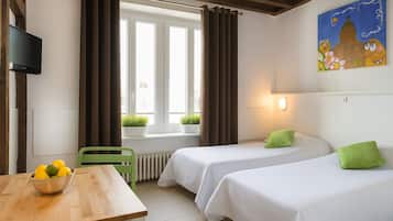 Twin Studio - Kitchenette | Laptop workspace, blackout curtains, iron/ironing board, free WiFi