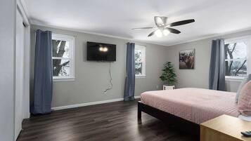 7 Schlafzimmer, Bügeleisen/Bügelbrett, Reisekinderbett, WLAN