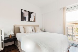 3 chambres, fer et planche à repasser, Wi-Fi, draps fournis