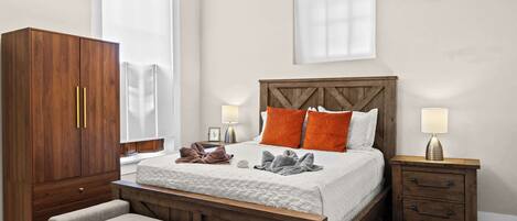 6 bedrooms, iron/ironing board, WiFi, bed sheets