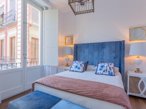 2 bedrooms, iron/ironing board, travel cot, WiFi