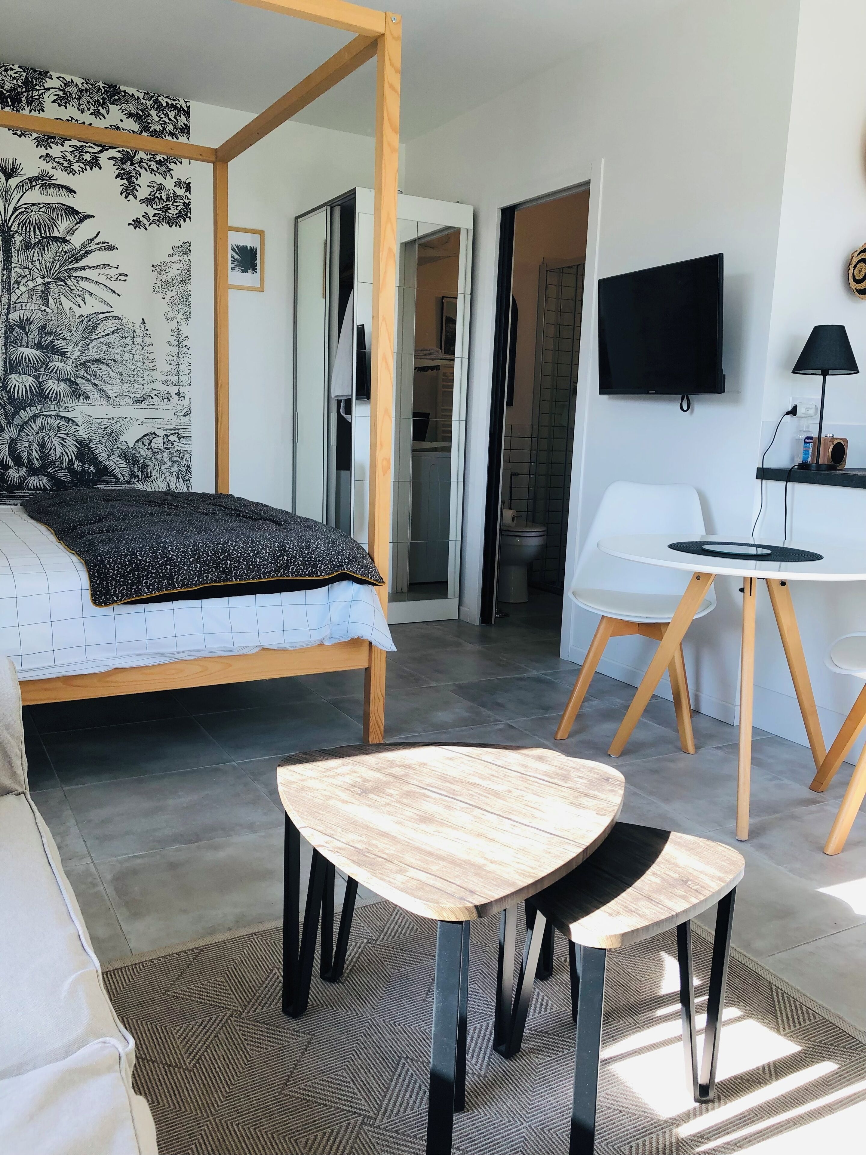 Ferros/tábuas de passar roupa, Wi-Fi de cortesia, roupa de cama