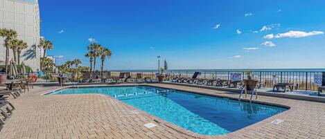 Una piscina cubierta