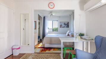 1 chambre, fer et planche Ă repasser, Wi-Fi, draps fournis