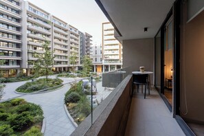 Property grounds - Urban Getaway Stylish 2BR Apartment in Providencia (Providencia)