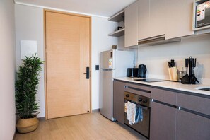 Fridge, microwave, oven, stovetop