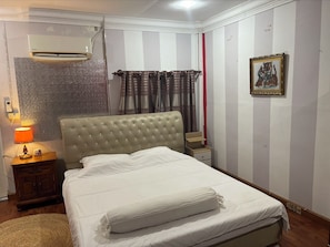 1 Schlafzimmer, Schreibtisch, Bügeleisen/Bügelbrett, WLAN